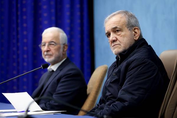 با امید زندگی می‌کنیم، با هیزم دوام می‌آوریم!