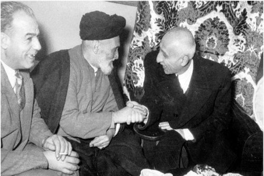 نقش اتحاد مثلث در ملی شدن صنعت نفت ایران