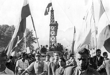 نقش اتحاد مثلث در ملی شدن صنعت نفت ایران