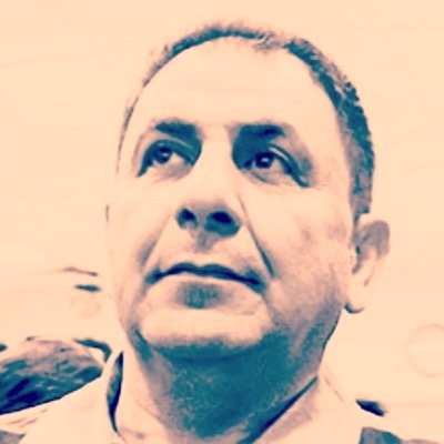 خیر فرهنگی خوزستانی۱۲۵۰ جلد کتاب نفیس اهدا کرد